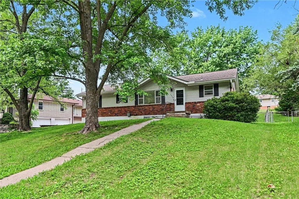 7420 N Main ST, Kansas City, MO 64118