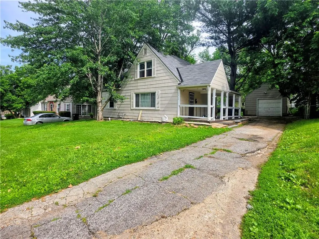 1312 W 29th ST, Independence, MO 64052