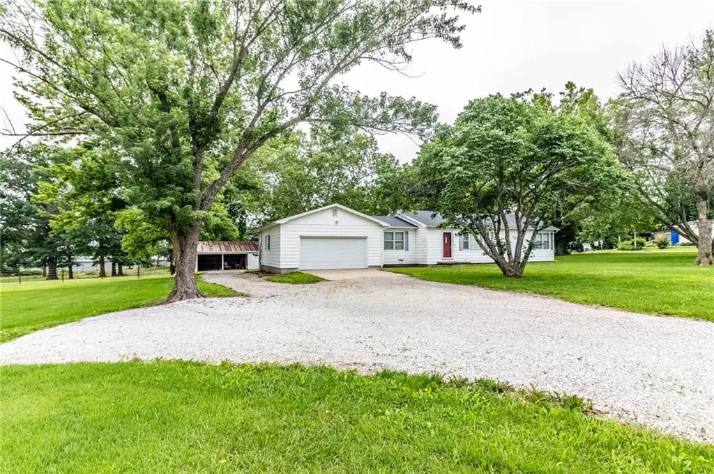 237 NW 21 RD, Warrensburg, MO 64093