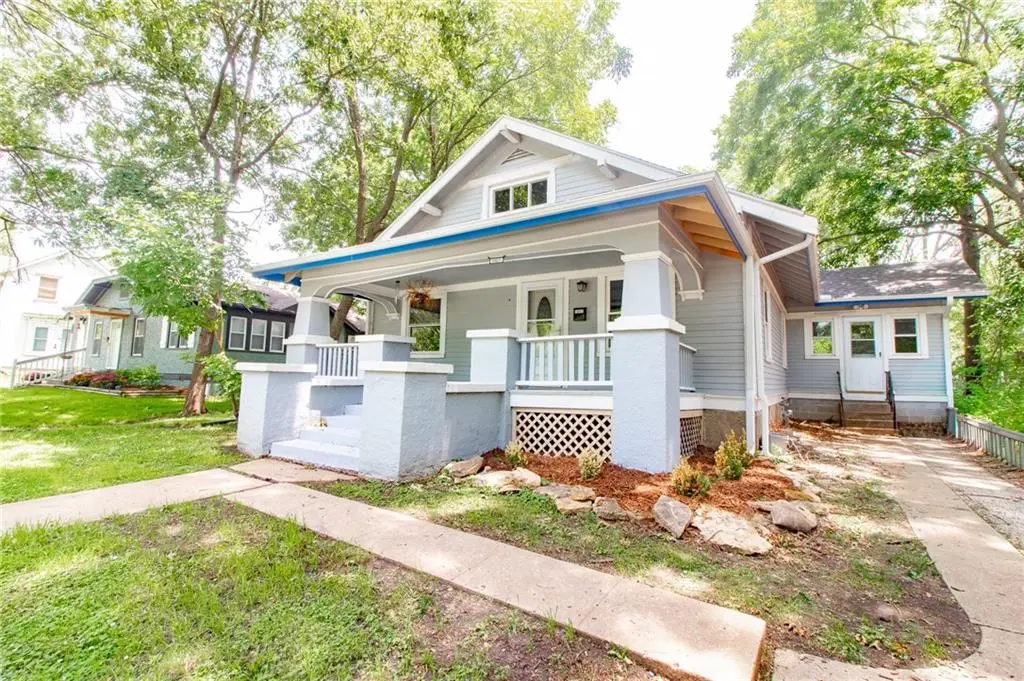 1007 S Independence ST, Harrisonville, MO 64701