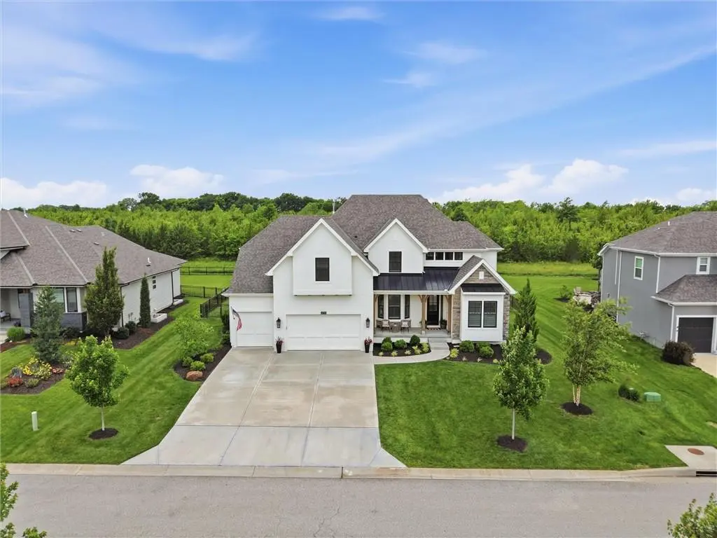 14798 S Parkhill ST, Olathe, KS 66062