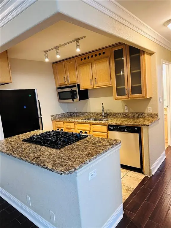 700 E 8th ST #4J, Kansas City, MO 64106