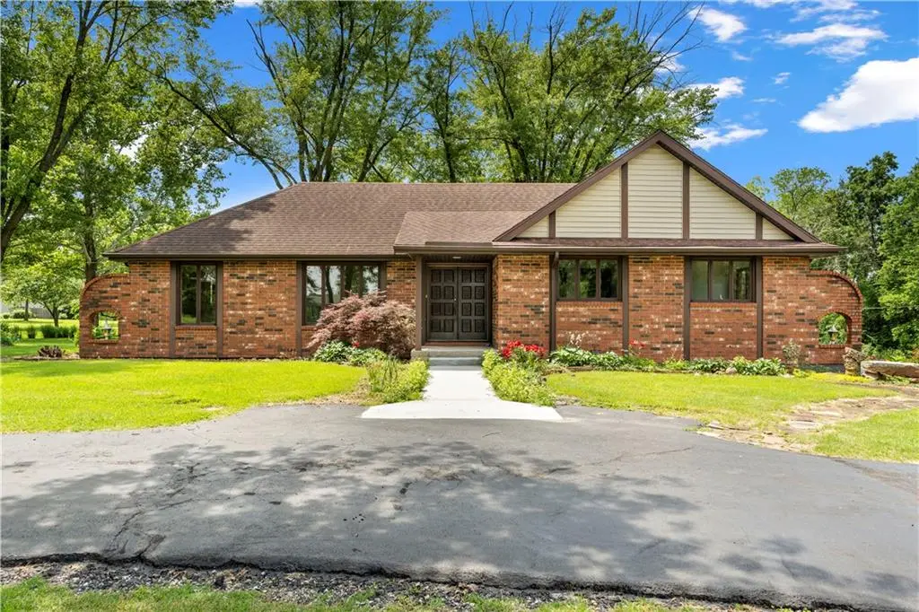 15096 E Quail RD, Nevada, MO 64772