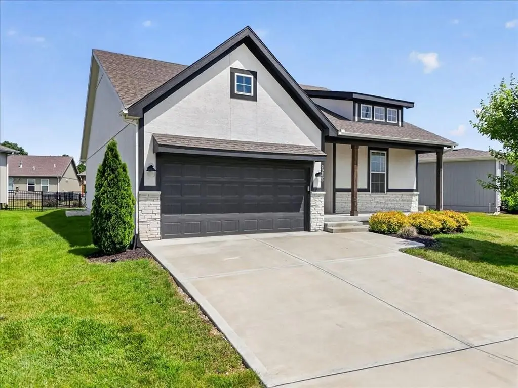 20858 W 190th PL, Spring Hill, KS 66083