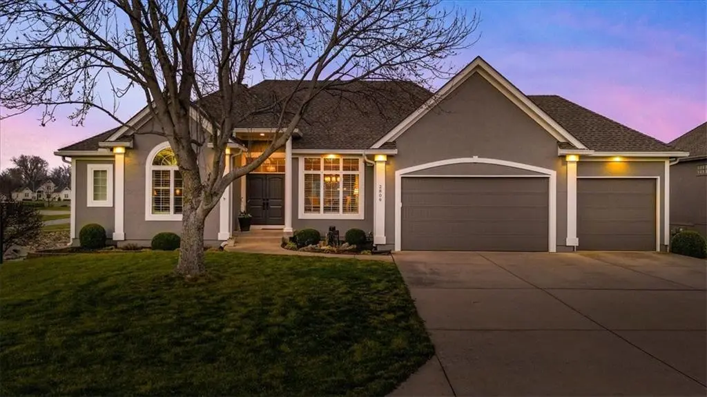 2809 Carlton DR, Lee's Summit, MO 64082
