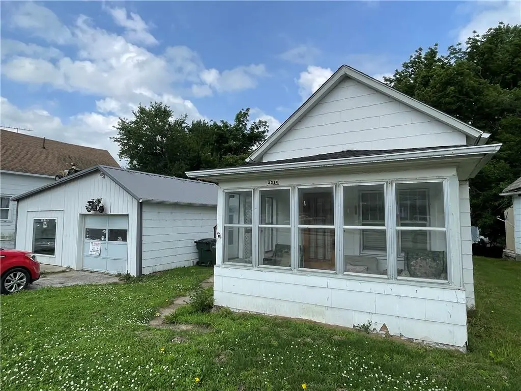 2510 S 4th ST, Leavenworth, KS 66048
