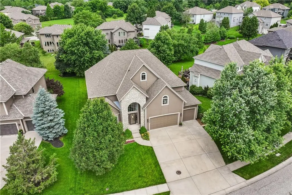 16200 Ballentine ST, Overland Park, KS 66221