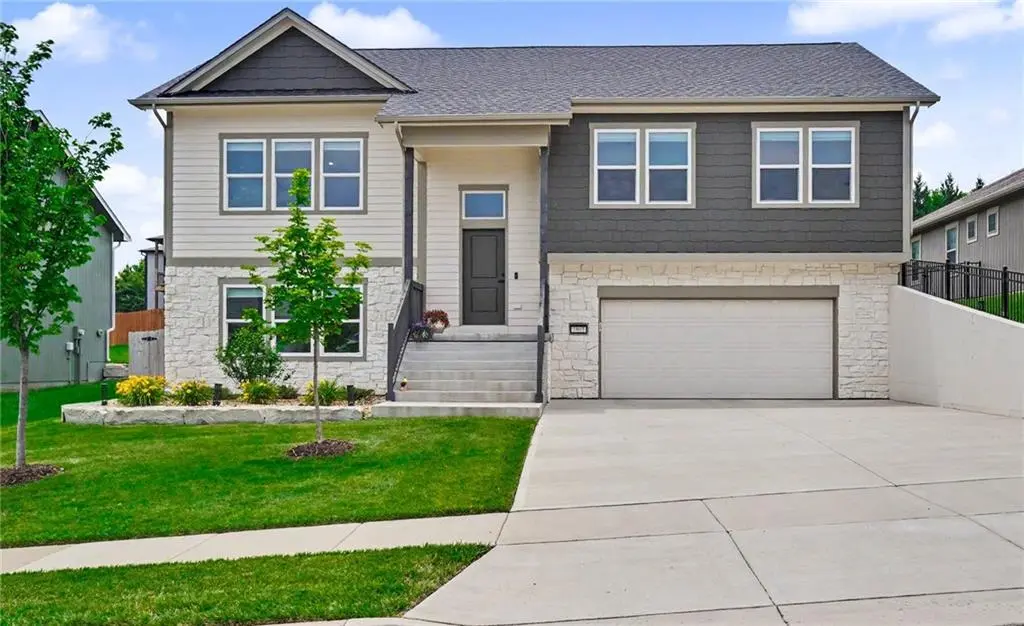 3907 Sweetclover ST, Lawrence, KS 66049