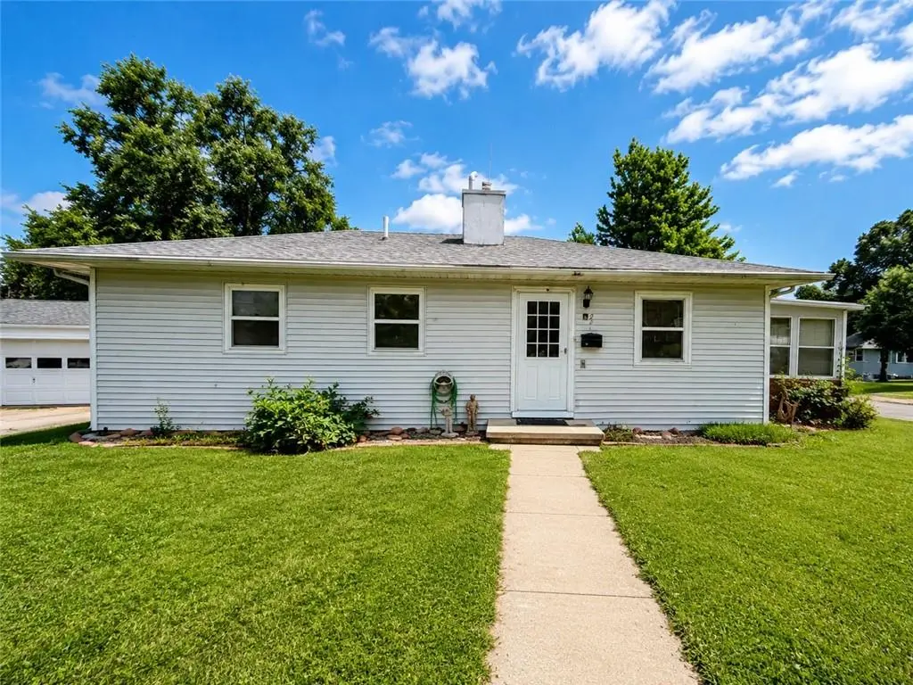 221 S Frederick AVE, Maryville, MO 64468