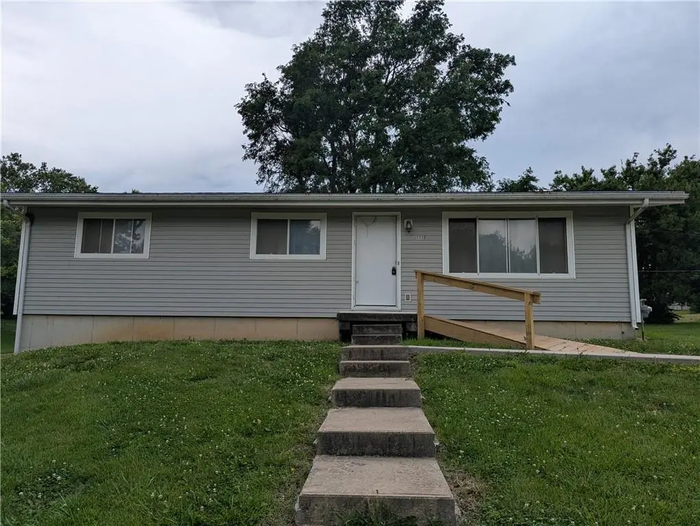 1115 3rd AVE #E, Horton, KS 66439