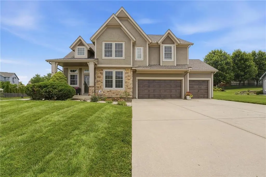 9611 N Ditzler CT, Kansas City, MO 64157