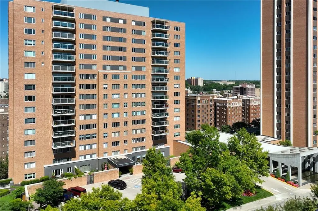 221 W 48th ST #803, Kansas City, MO 64112
