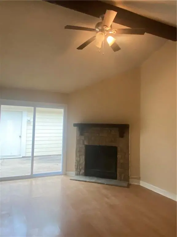 8327 NW Mace RD, Kansas City, MO 64152
