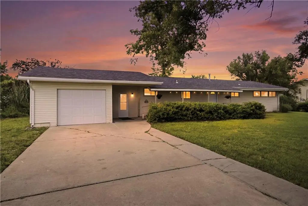 1116 N 3rd ST, Fredonia, KS 66736