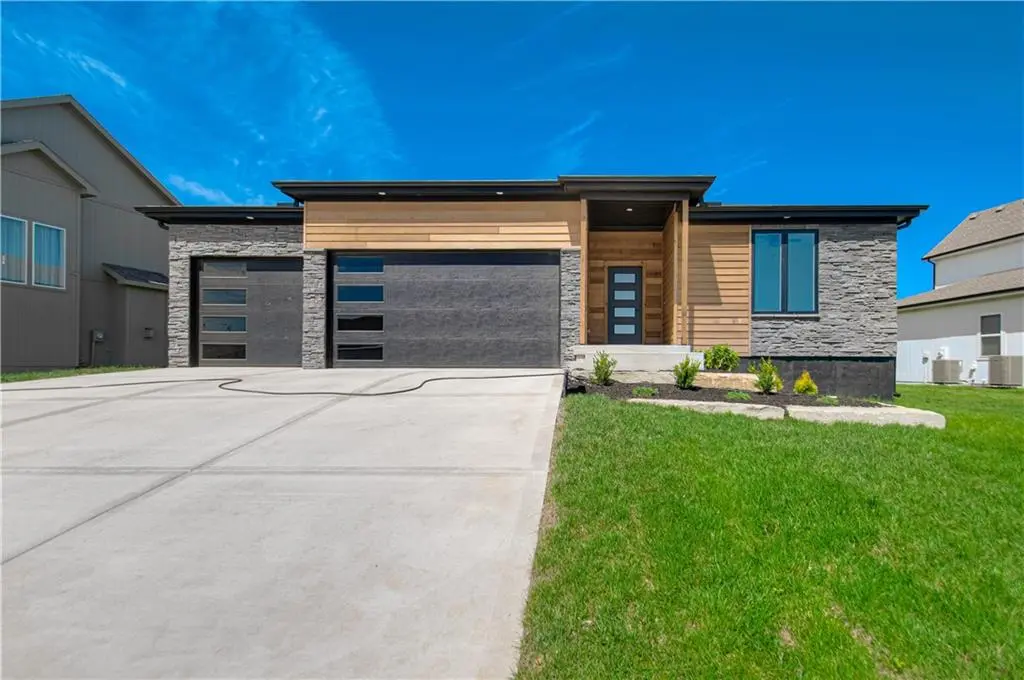 7604 N Gower AVE, Kansas City, MO 64151