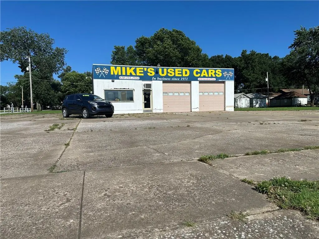 1712 N Broadway ST, Pittsburg, KS 66762