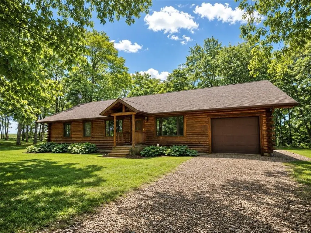21004 Danube RD, Burlington Jct, MO 64428