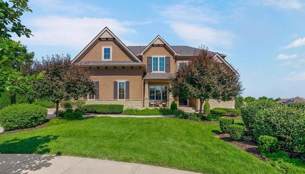 8130 Millridge ST, Lenexa, KS 66220