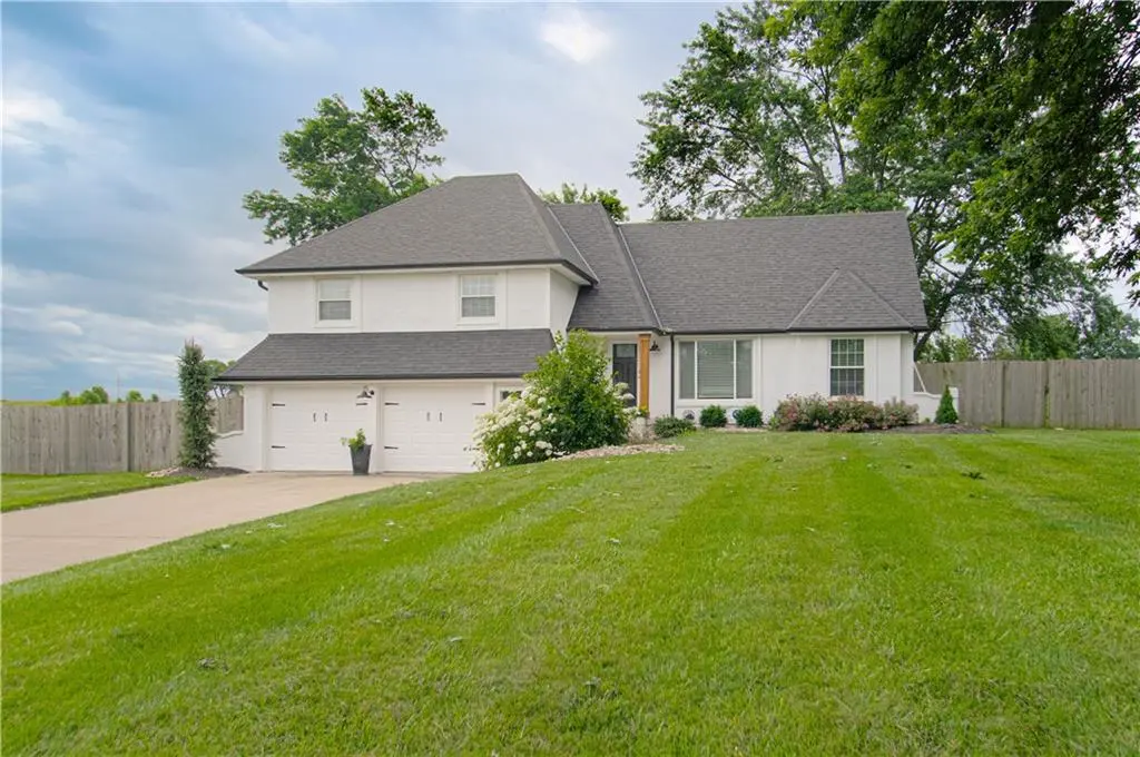 3705 W 213th TER, Bucyrus, KS 66013