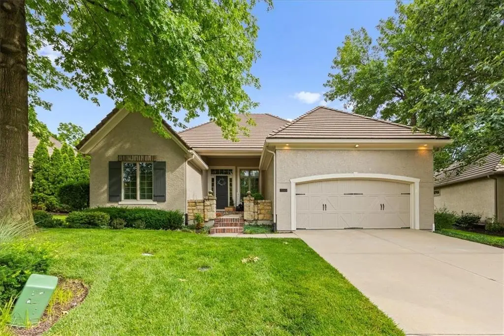 11345 Granada CT, Leawood, KS 66211