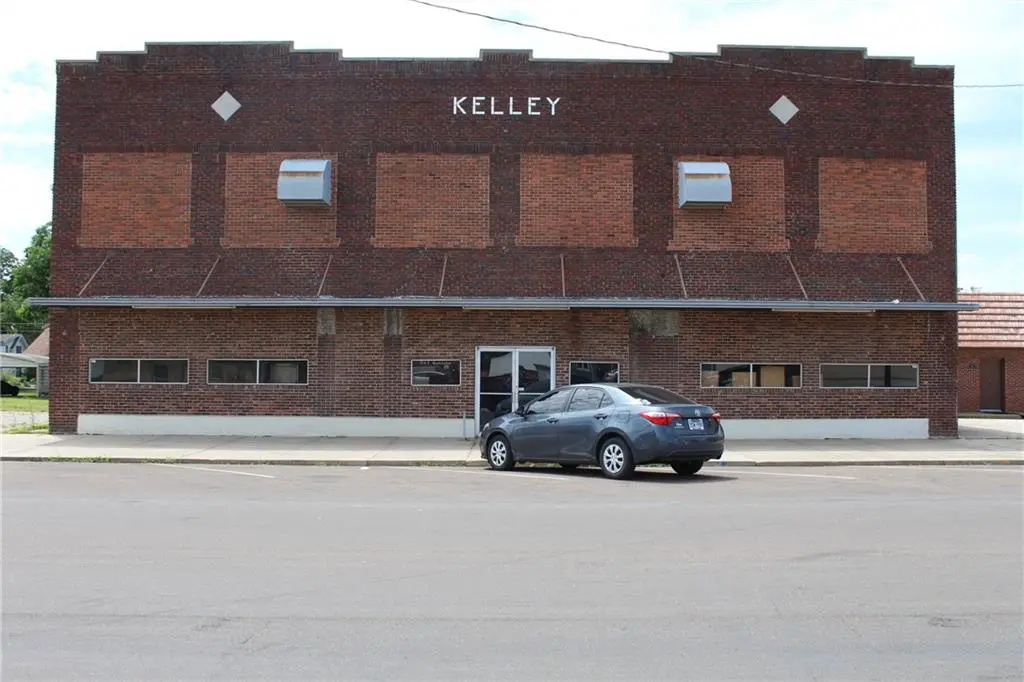 214 S Washington AVE, Iola, KS 66749
