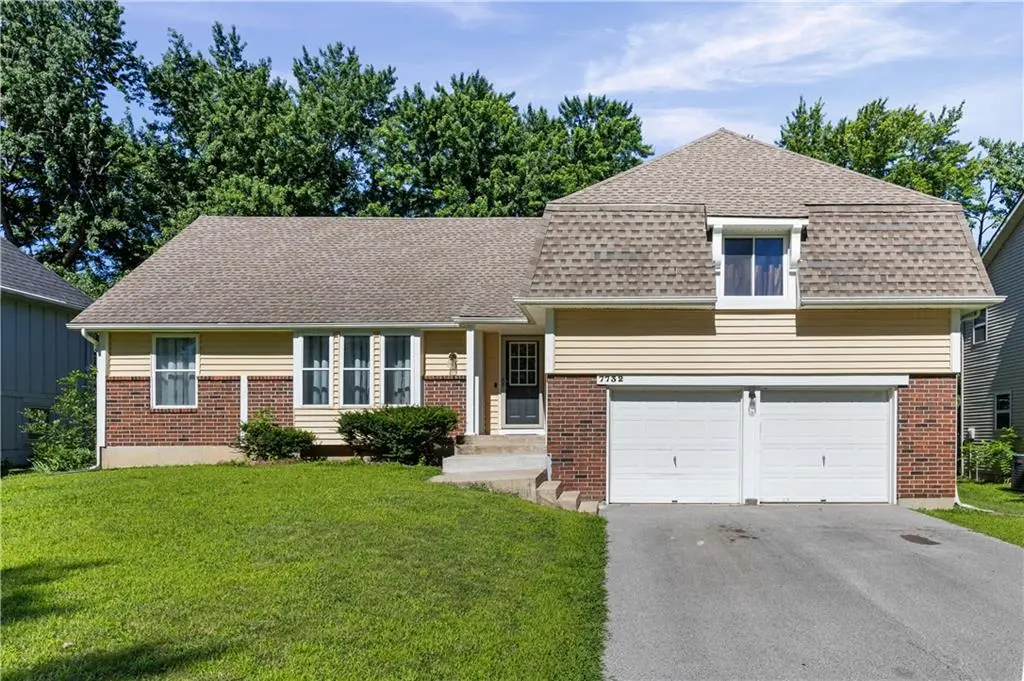 7732 Westgate DR, Lenexa, KS 66216