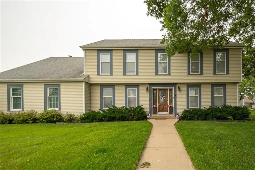 1701 S Ash ST, Ottawa, KS 66067