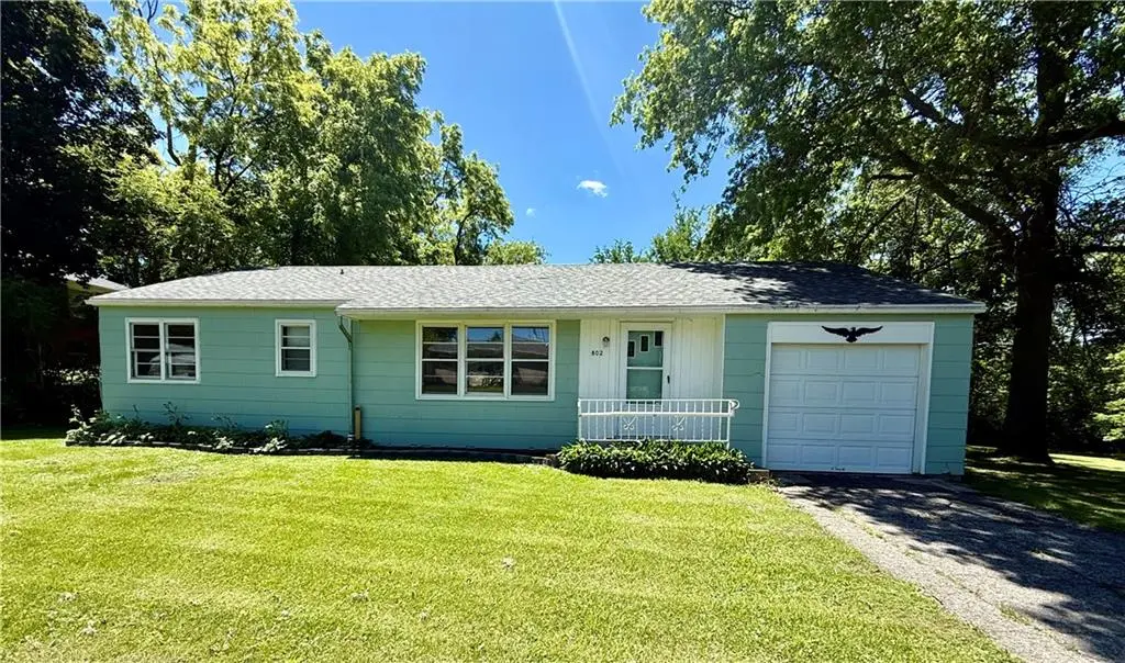 802 E Roseberry ST, Hopkins, MO 64461