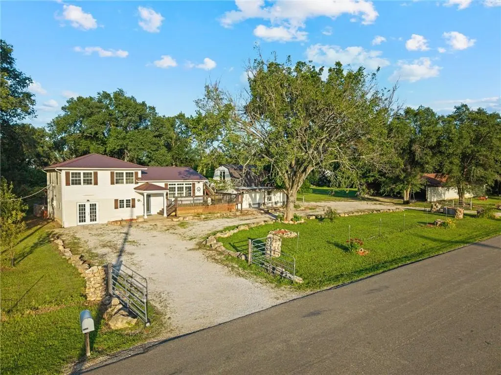 1143 227th ST, Fort Scott, KS 66701