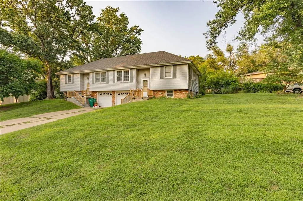 4540 Melody LN, Kansas City, KS 66106