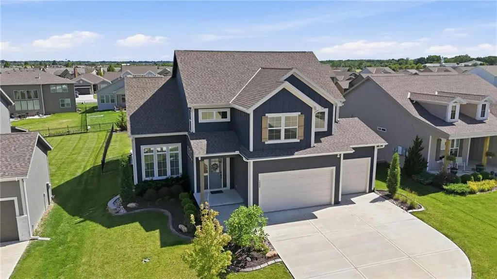 1505 SW Arbormill TER, Lee's Summit, MO 64082