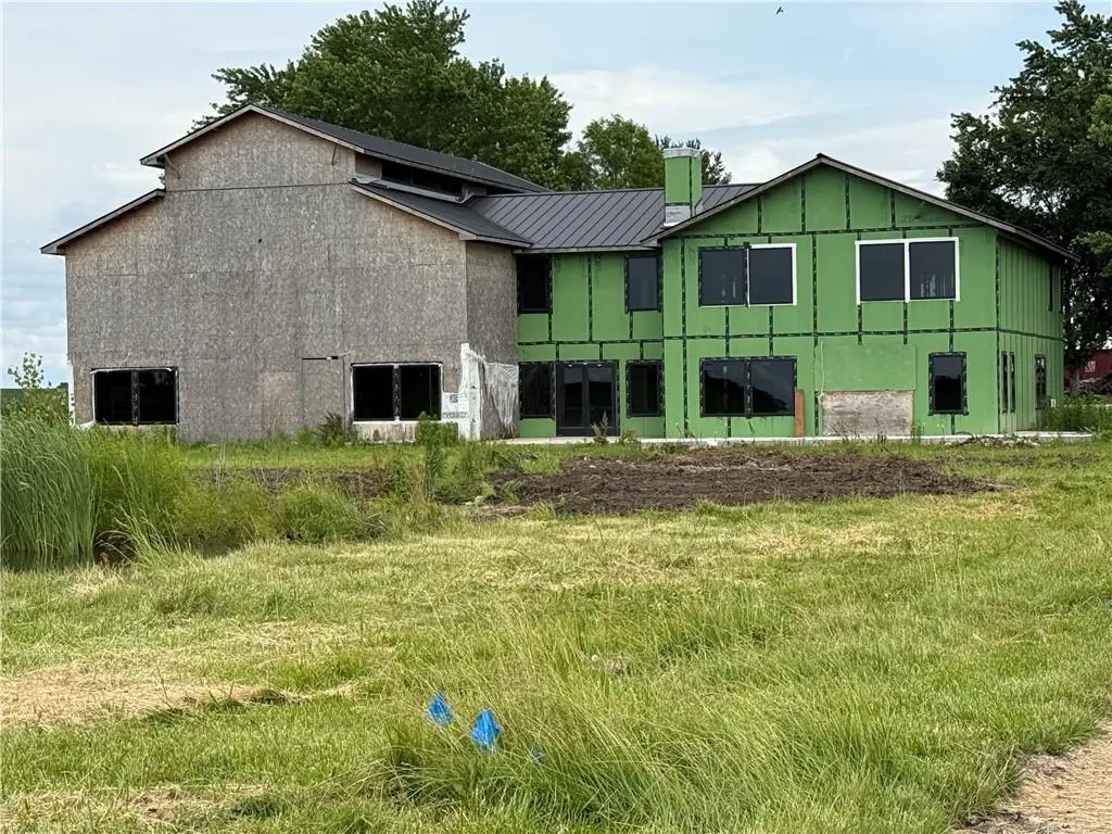 1411 S Hudnall RD, Oak Grove, MO 64075