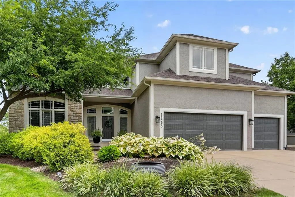 14585 S Cody ST, Olathe, KS 66062