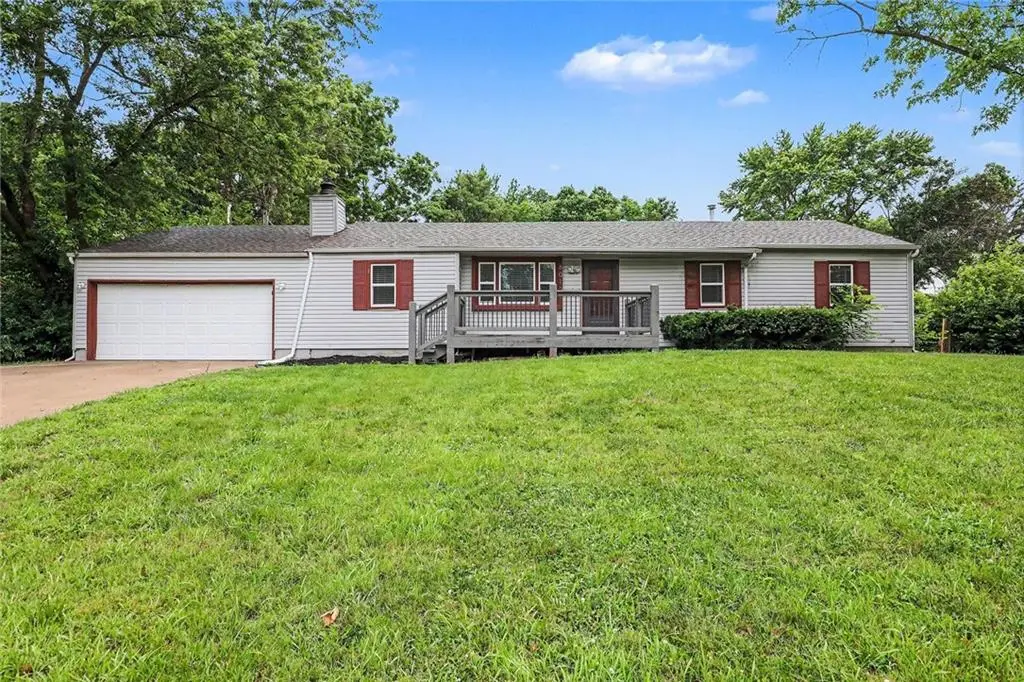 8012 E 100th ST, Kansas City, MO 64134