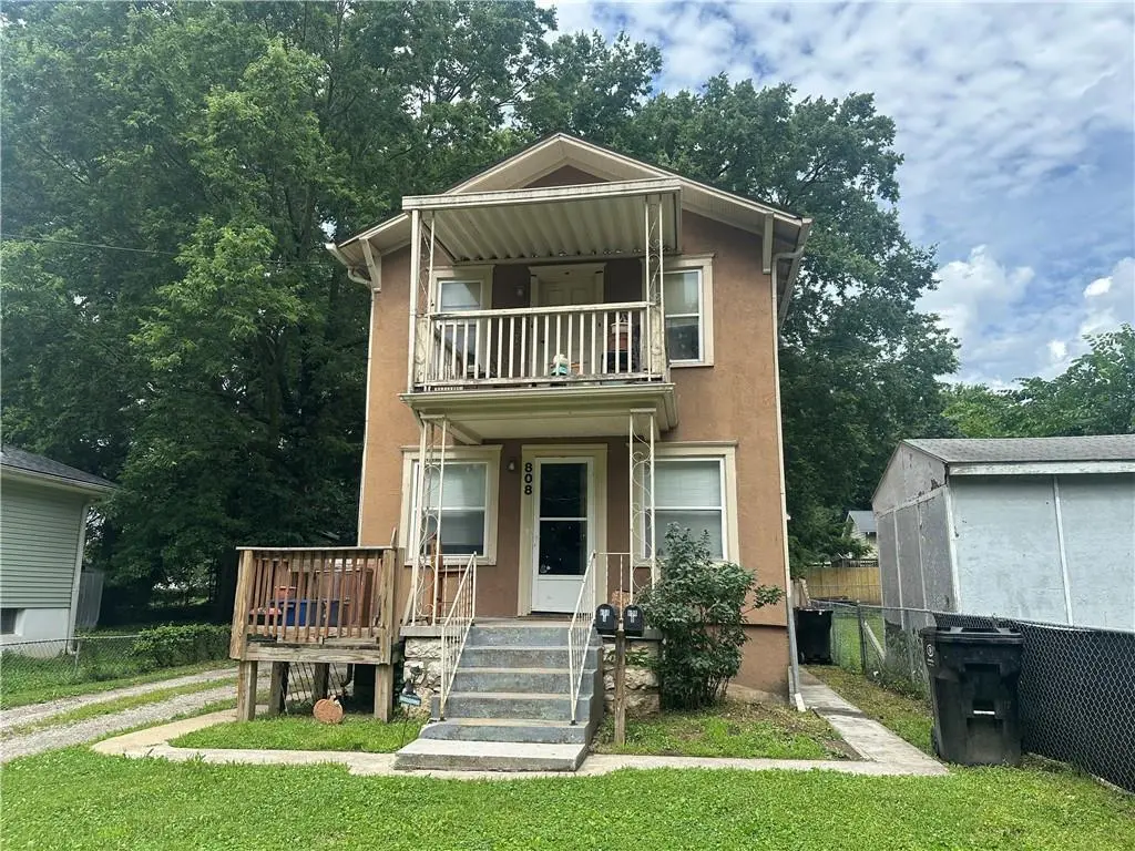 808 S Willis AVE, Independence, MO 64052
