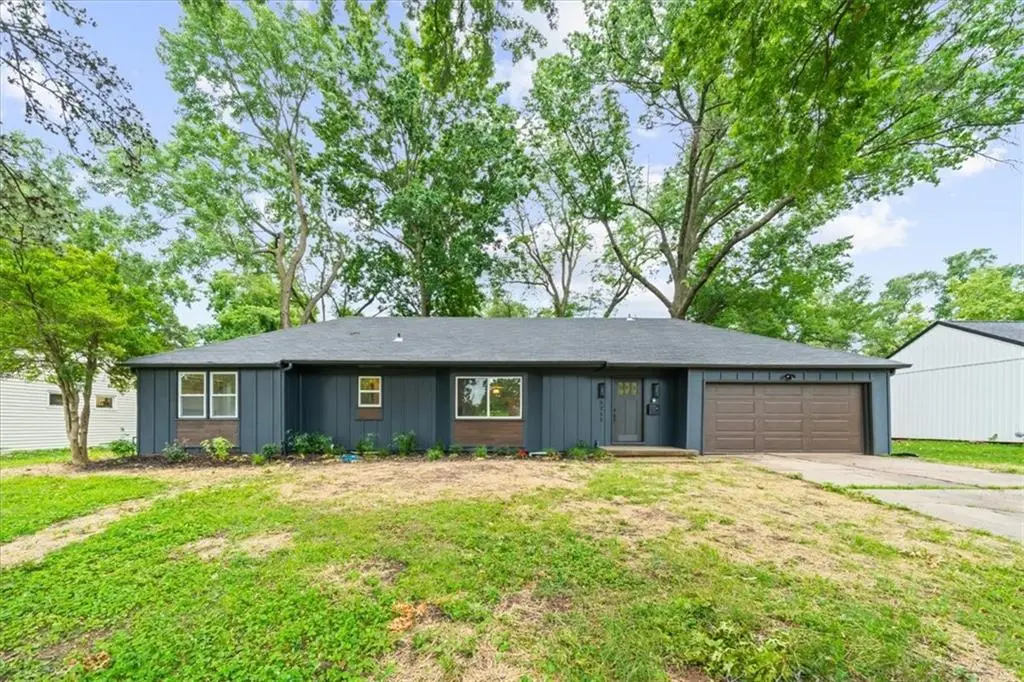 5711 W 78th TER, Prairie Village, KS 66208