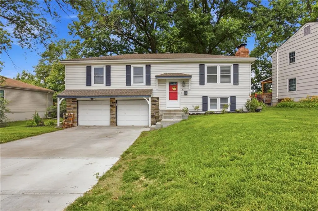 9214 Mastin ST, Overland Park, KS 66212