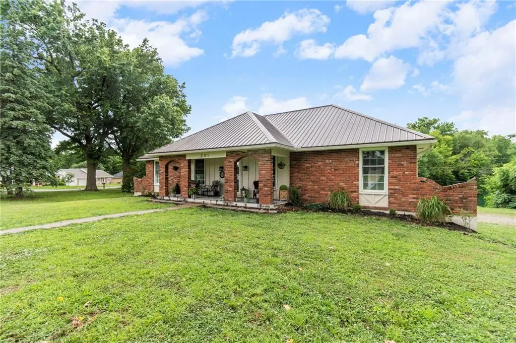 205 E Dauxville DR, Richmond, MO 64085