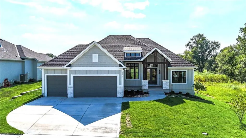 4137 Lake Shore DR, Basehor, KS 66007