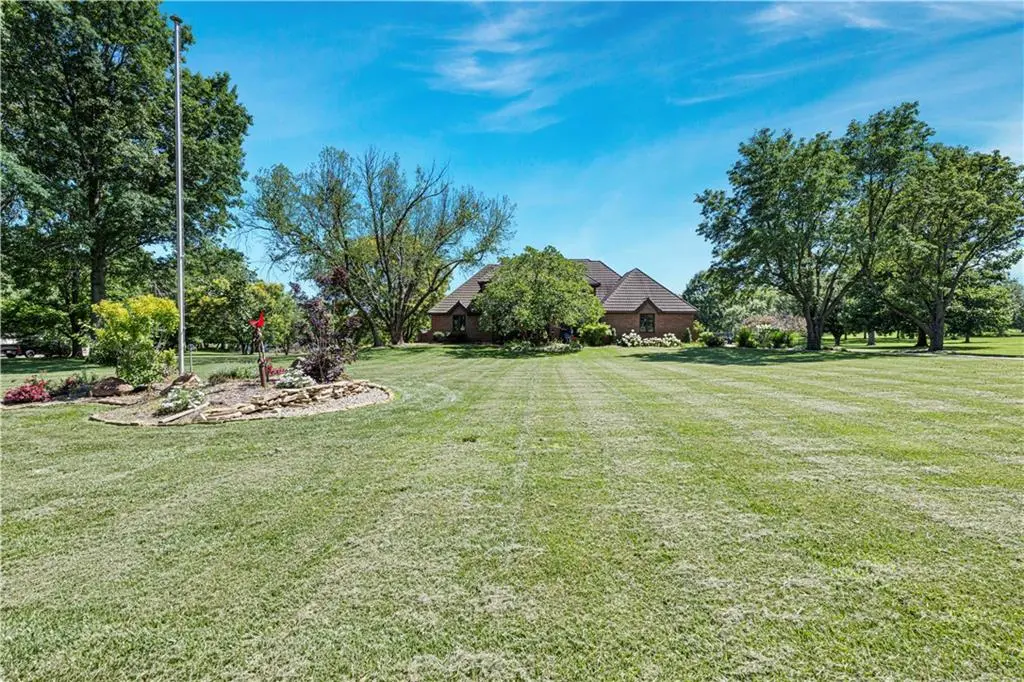 5801 W 180th ST, Stilwell, KS 66085