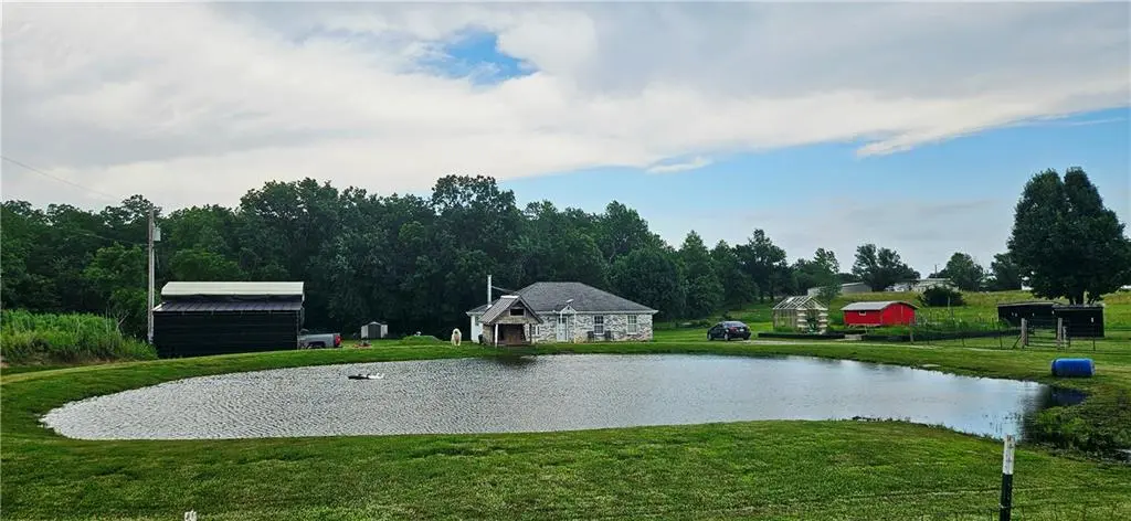 8352 NW B HWY, Urich, MO 64788
