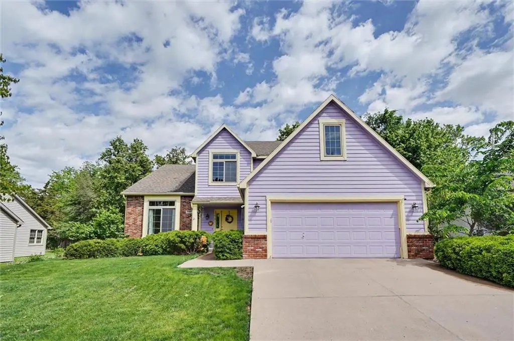 2408 Oxford RD, Lawrence, KS 66049
