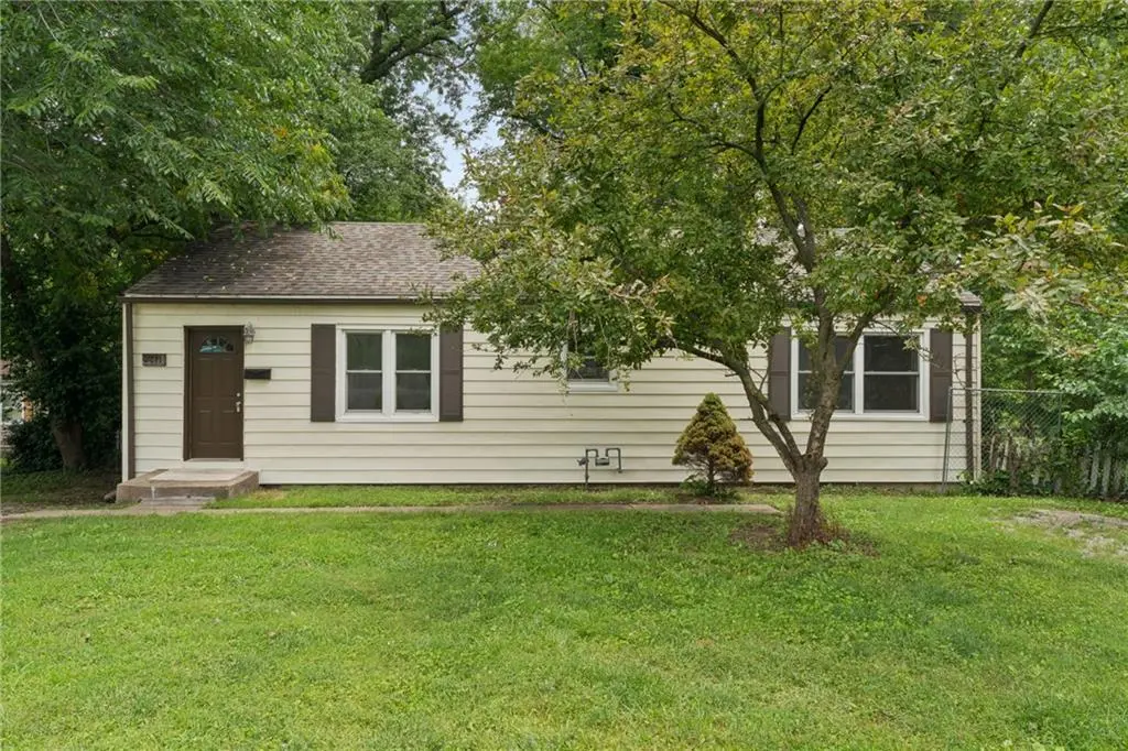 2811 S Northern BLVD, Independence, MO 64052