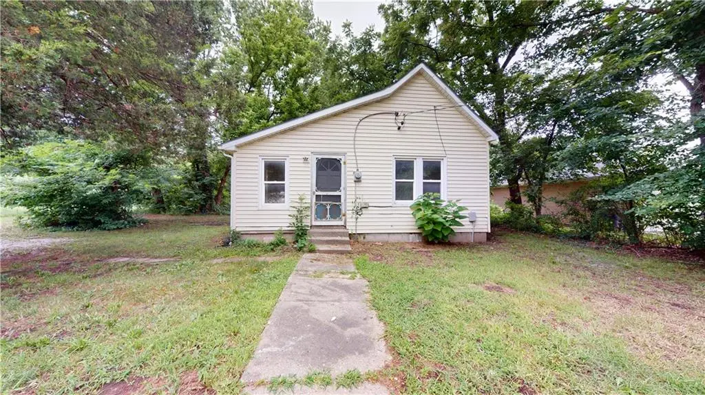 1211 N Colorado ST, Nevada, MO 64772