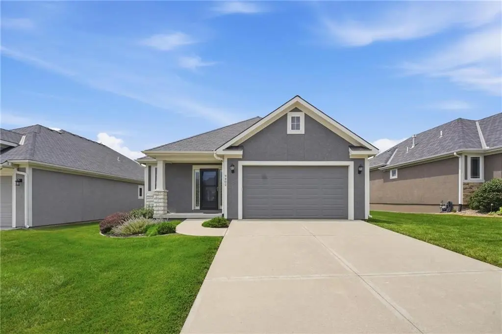 9402 N Bradford AVE, Kansas City, MO 64154