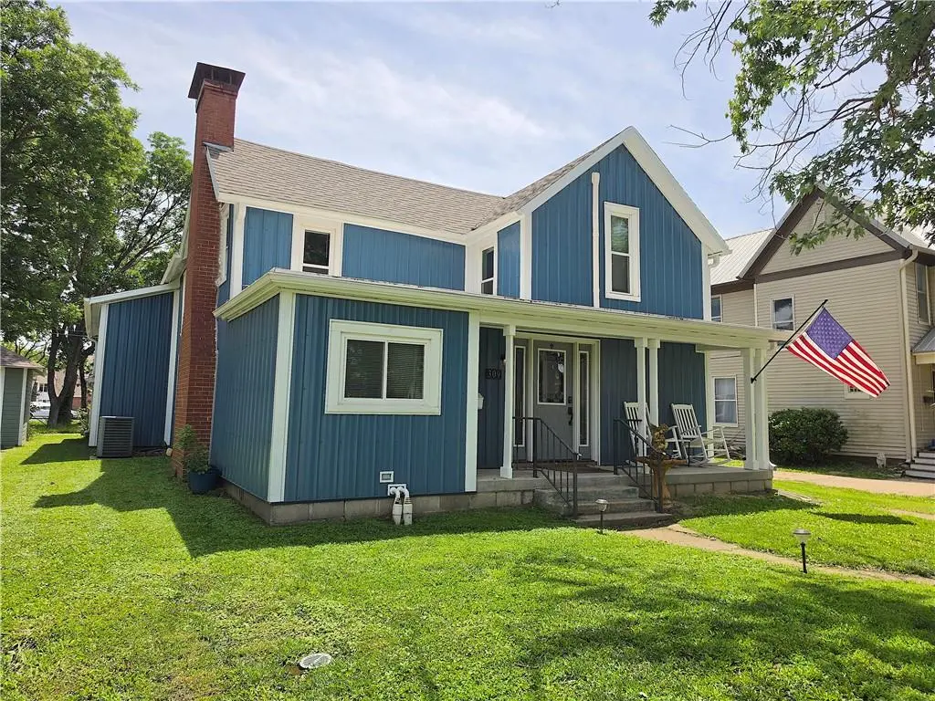 309 S Washington AVE, Iola, KS 66749