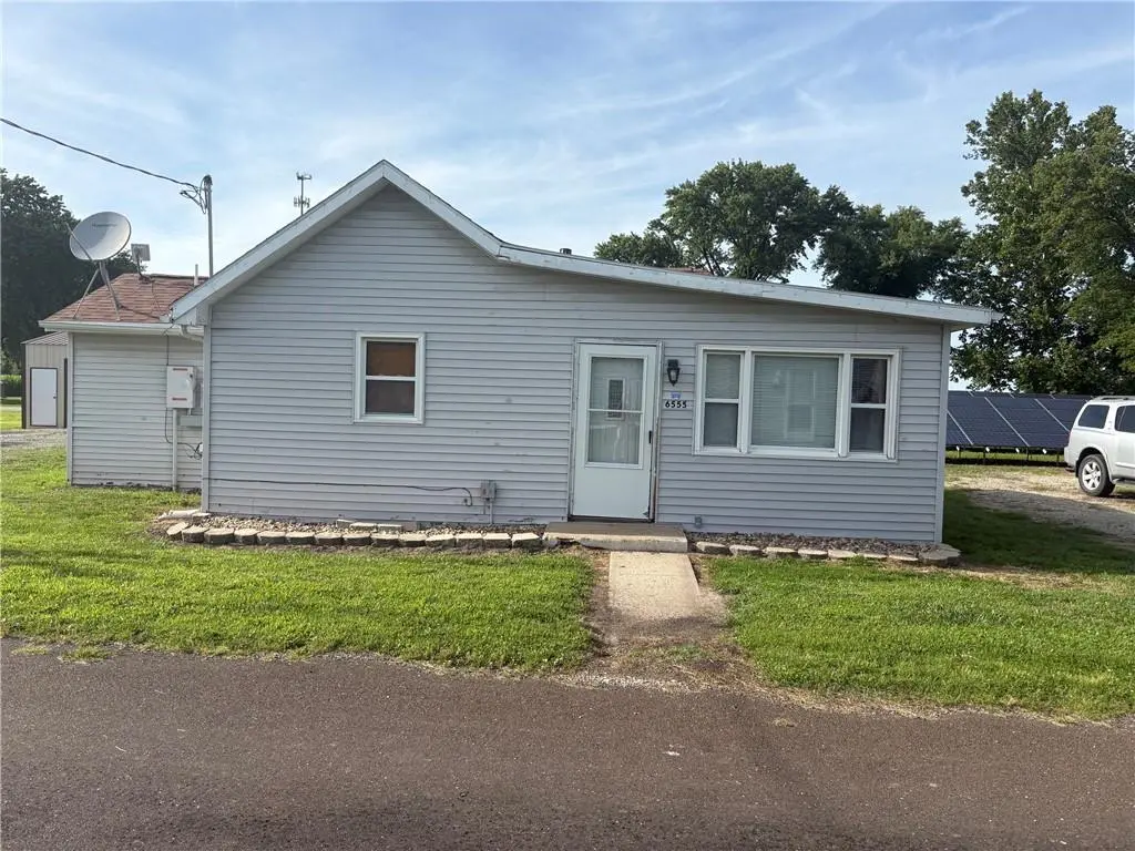 6555 SW George ST, St Joseph, MO 64504