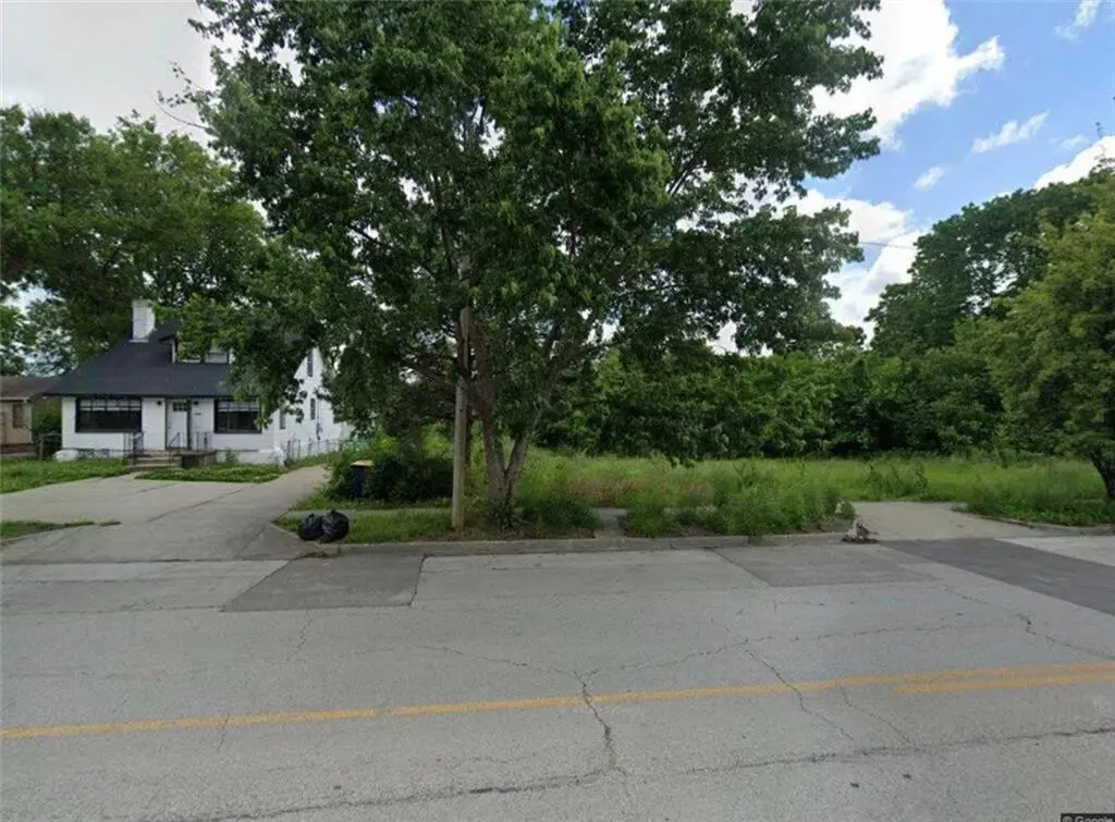 5811 Prospect AVE, Kansas City, MO 64130
