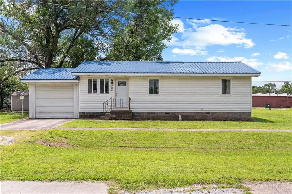 203 & 207 W Market ST, Sheldon, MO 64784