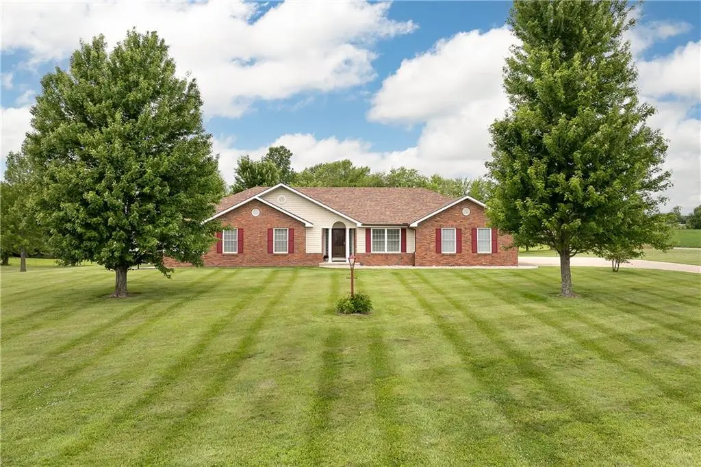 7720 SE Delwood DR, St Joseph, MO 64507